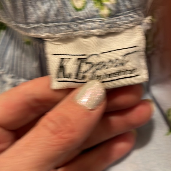 Woman’s kt sport blue palm tree capri pants size medium - Picture 2 of 3